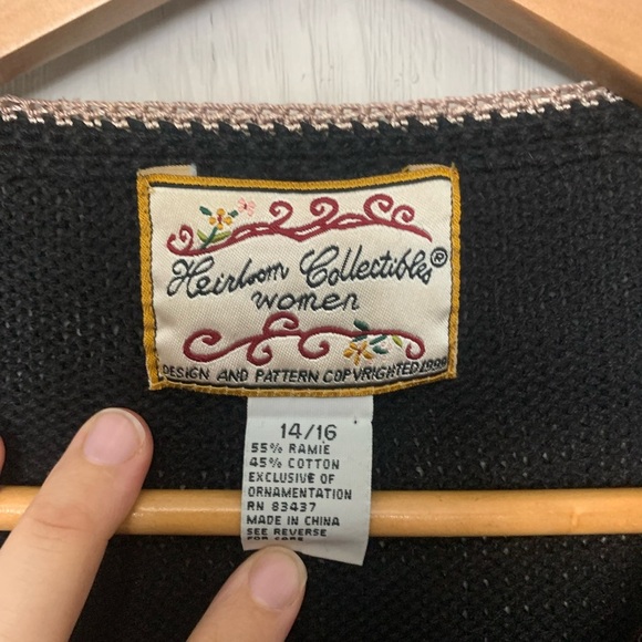 Vintage floral knit embroidered sweater button down granny sweater size 14/16 - Picture 3 of 10